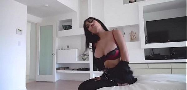 trendsHot mom Gia Milana shows up in scintillating lingerie and seduces her stepson